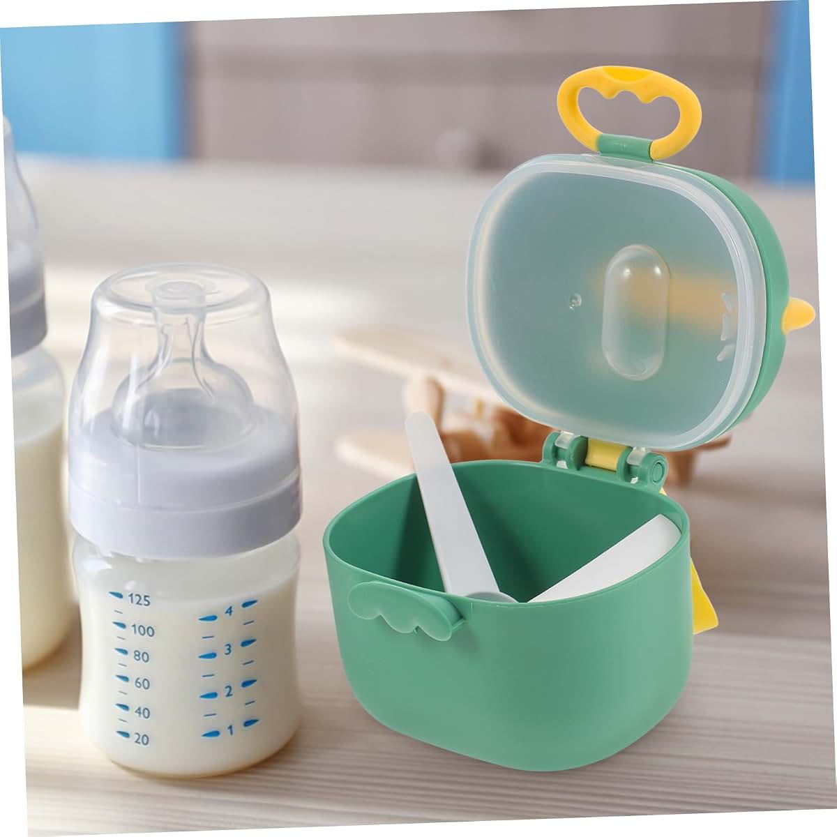 FUNOMOCYA Portable Formula Dispenser for Travel, 400ml Airtight Milk Powder Holder, Dinosaur Design