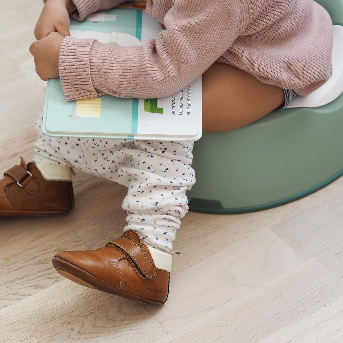 Béaba BEABA Ergonomic Training Potty, Provides Comfort and Support, Lightweight & Portable, Compact Toddler Potty (Sage)