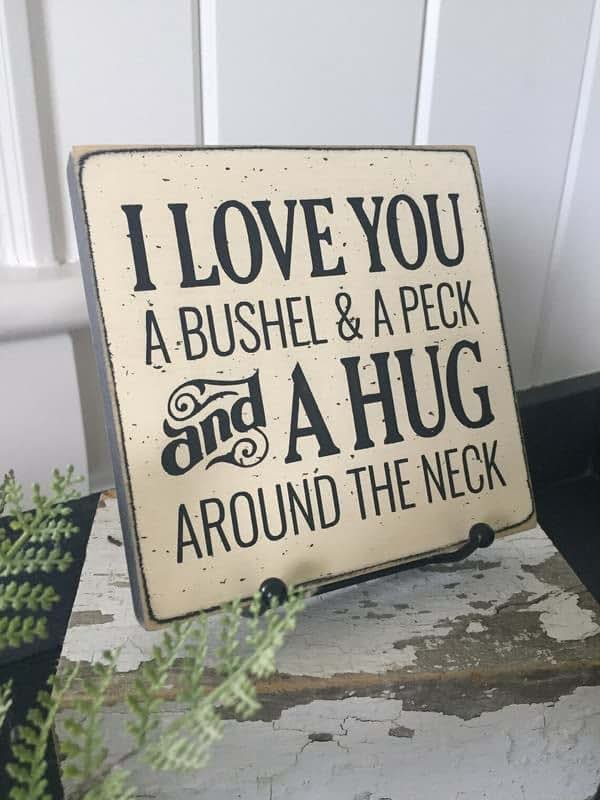 MQSHU I Love You a Bushel and a Peck and a Hug Around the Neck,Grandchild Gift,Gift for Mom,8x8 Inch Wood Sign,Baby's