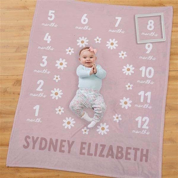 Personalization Universe Retro Daisy Personalized Baby Milestone Blanket (photo 2)