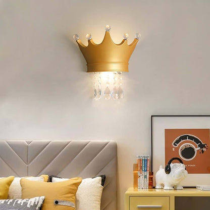 Ouzvi Crown LED Wall Sconce for Kids Room (photo 2)
