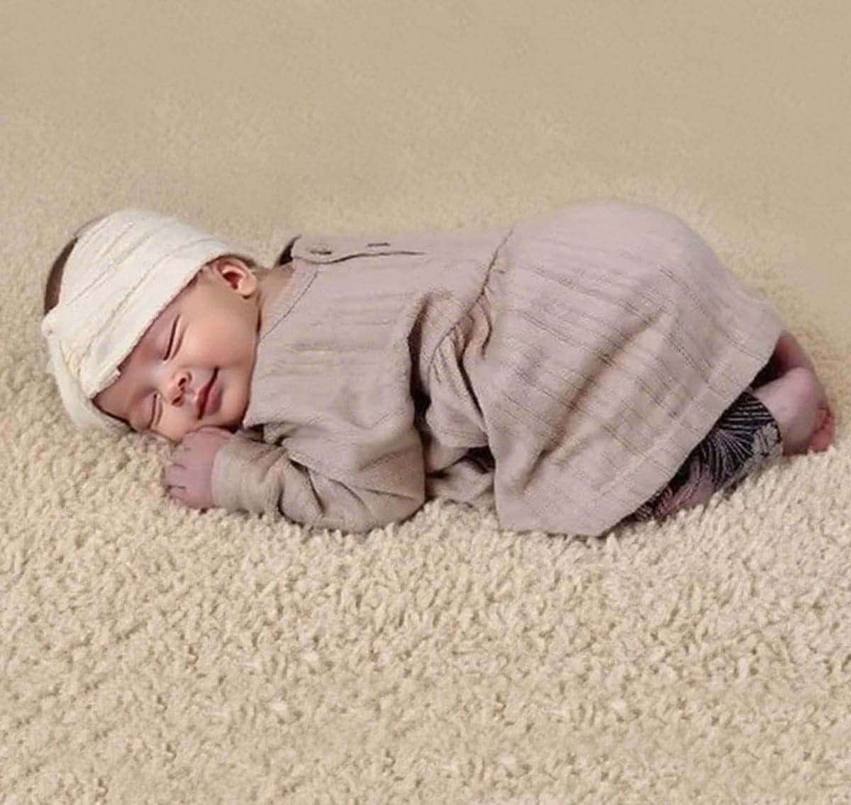 Belsen Baby Knotted Wide Stretch Nylon Headband in Light Khaki (photo 4)