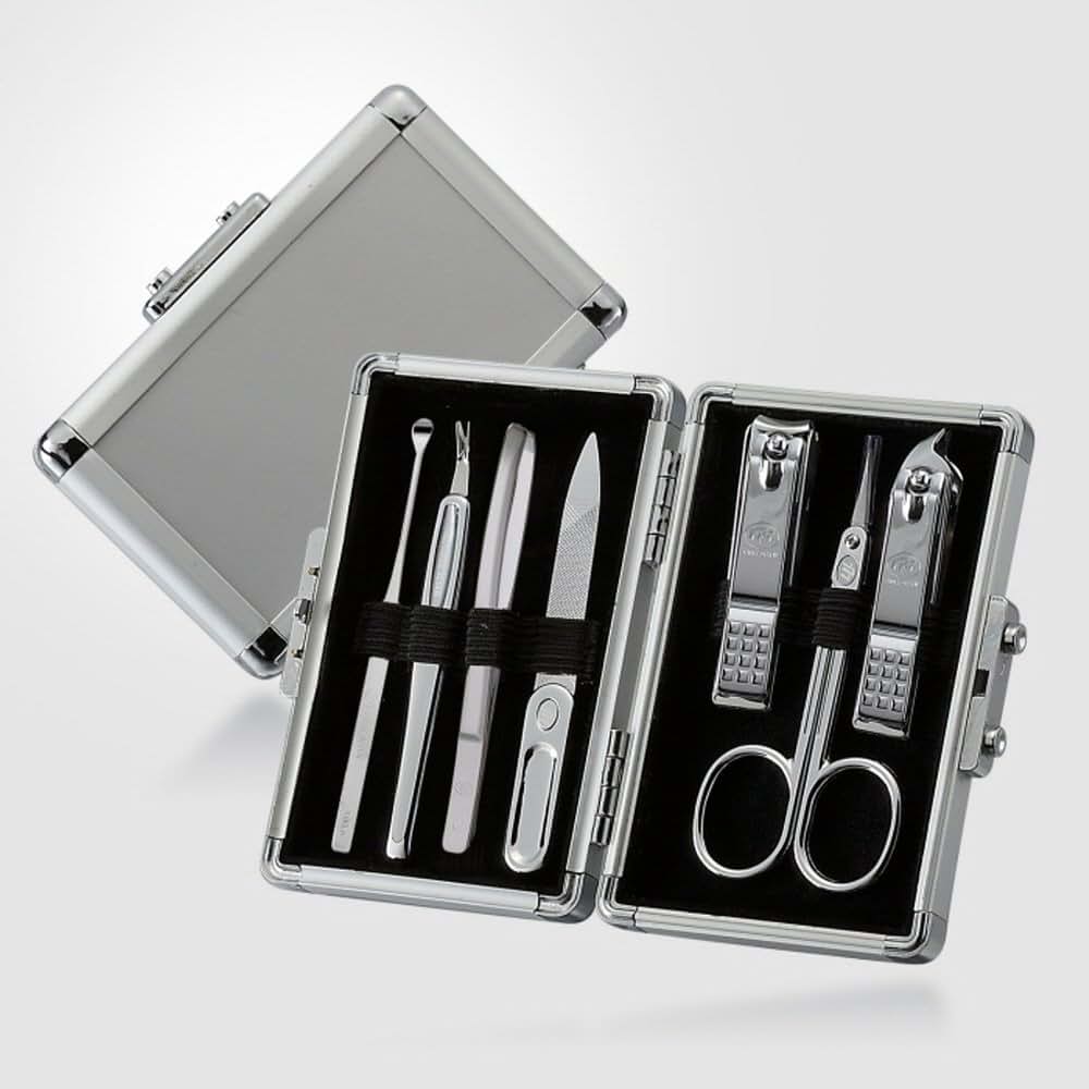 Three Seven (777) 7-Piece Manicure and Pedicure Grooming Kit in Silver (photo 2)