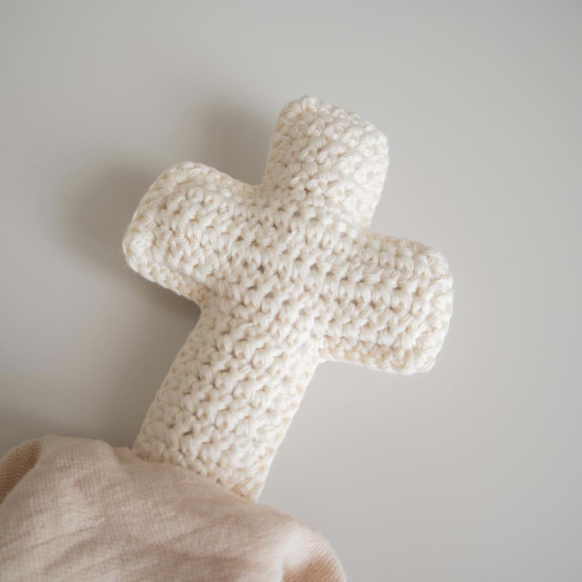 Big Newsies Cross Lovey, Beige Muslin Baby Blanket (photo 4)