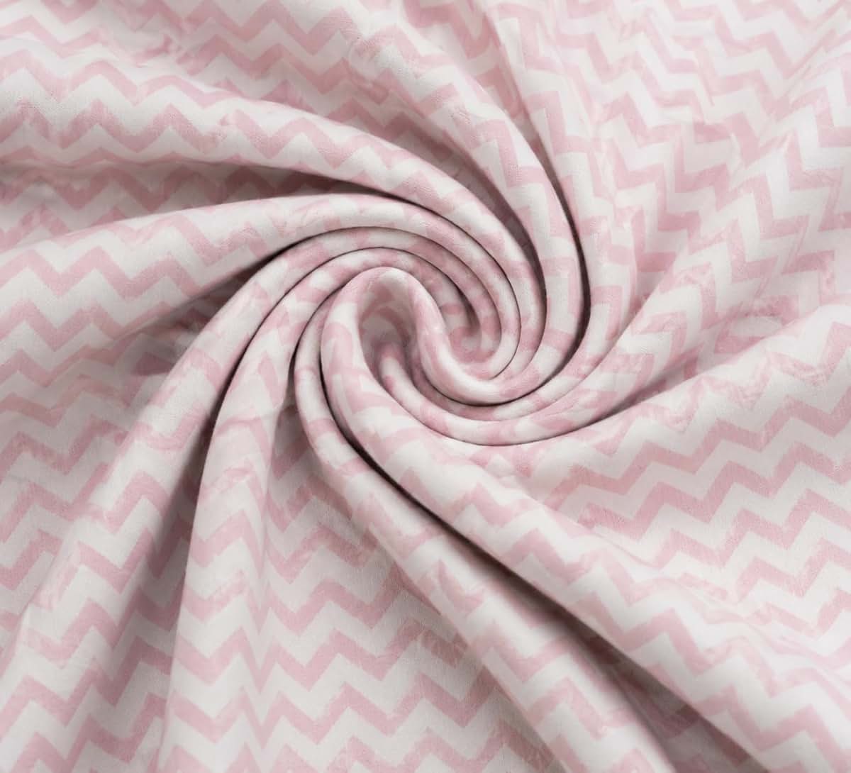 Abstract Bassinet Sheet in Zigzag Pink Jersey Knit Cotton (photo 4)