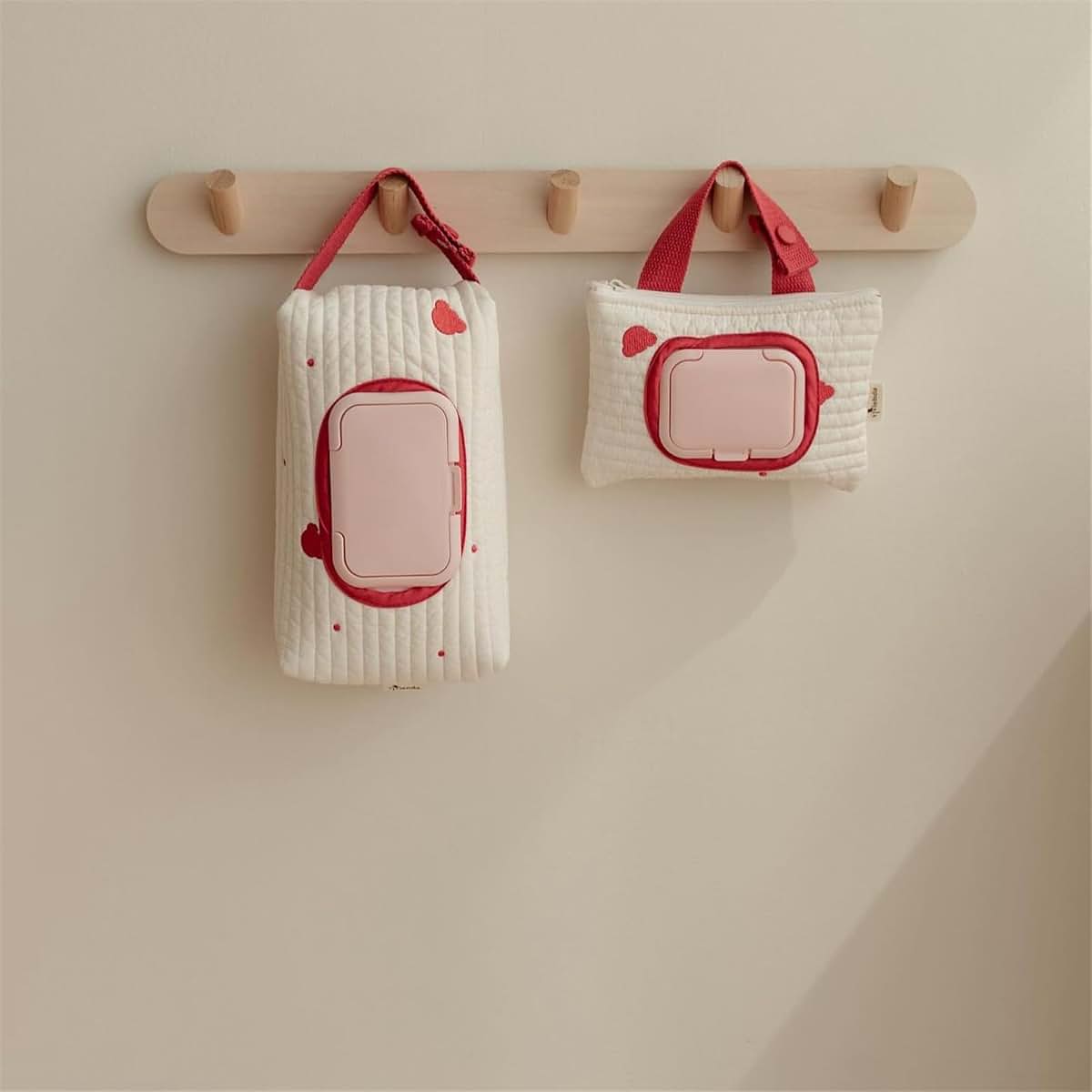 Coyenrat Embroidered Bear Stroller Wet Wipe Pouch (photo 3)