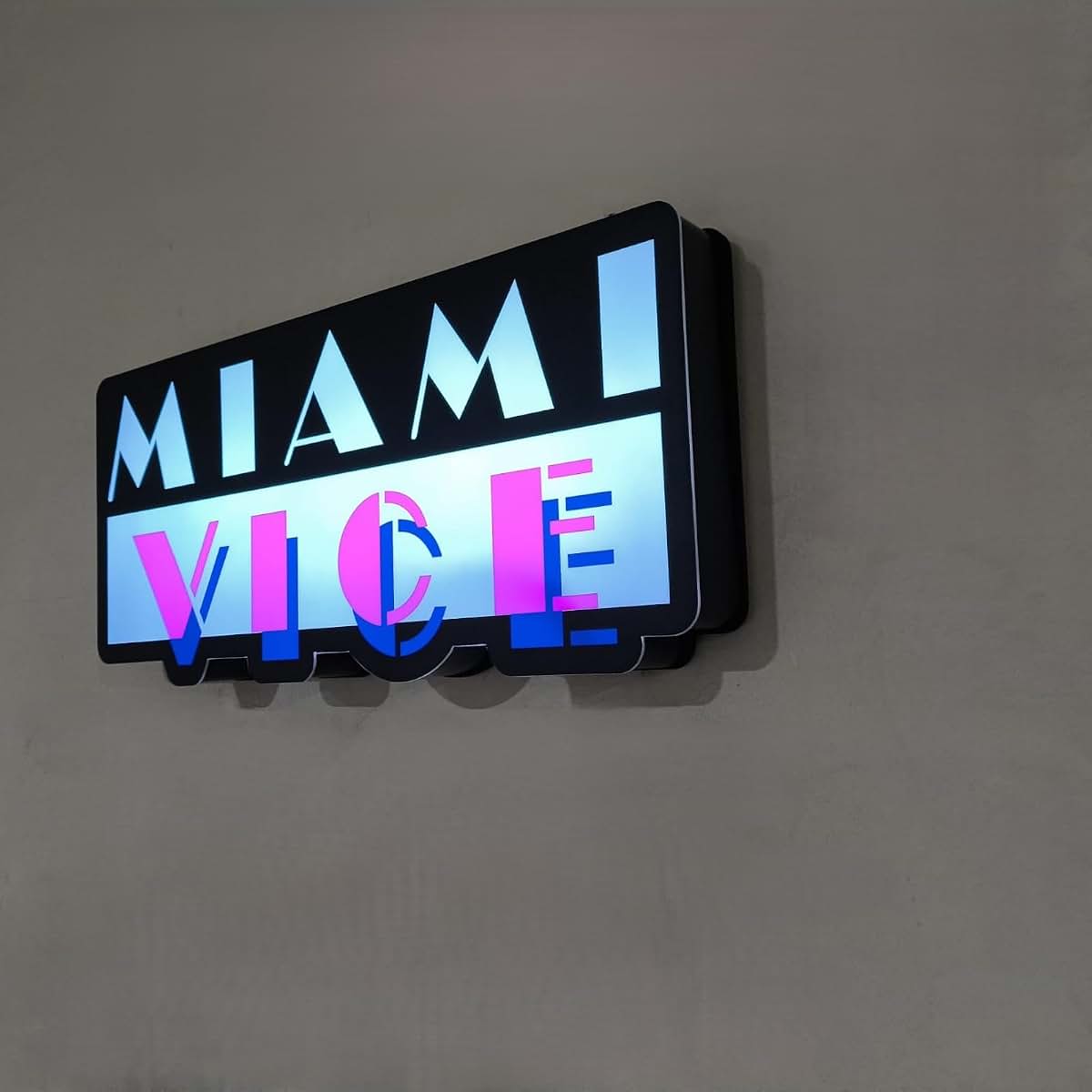 Neonsign Miami Inspired Vice Style LED Neon Sign (photo 4)