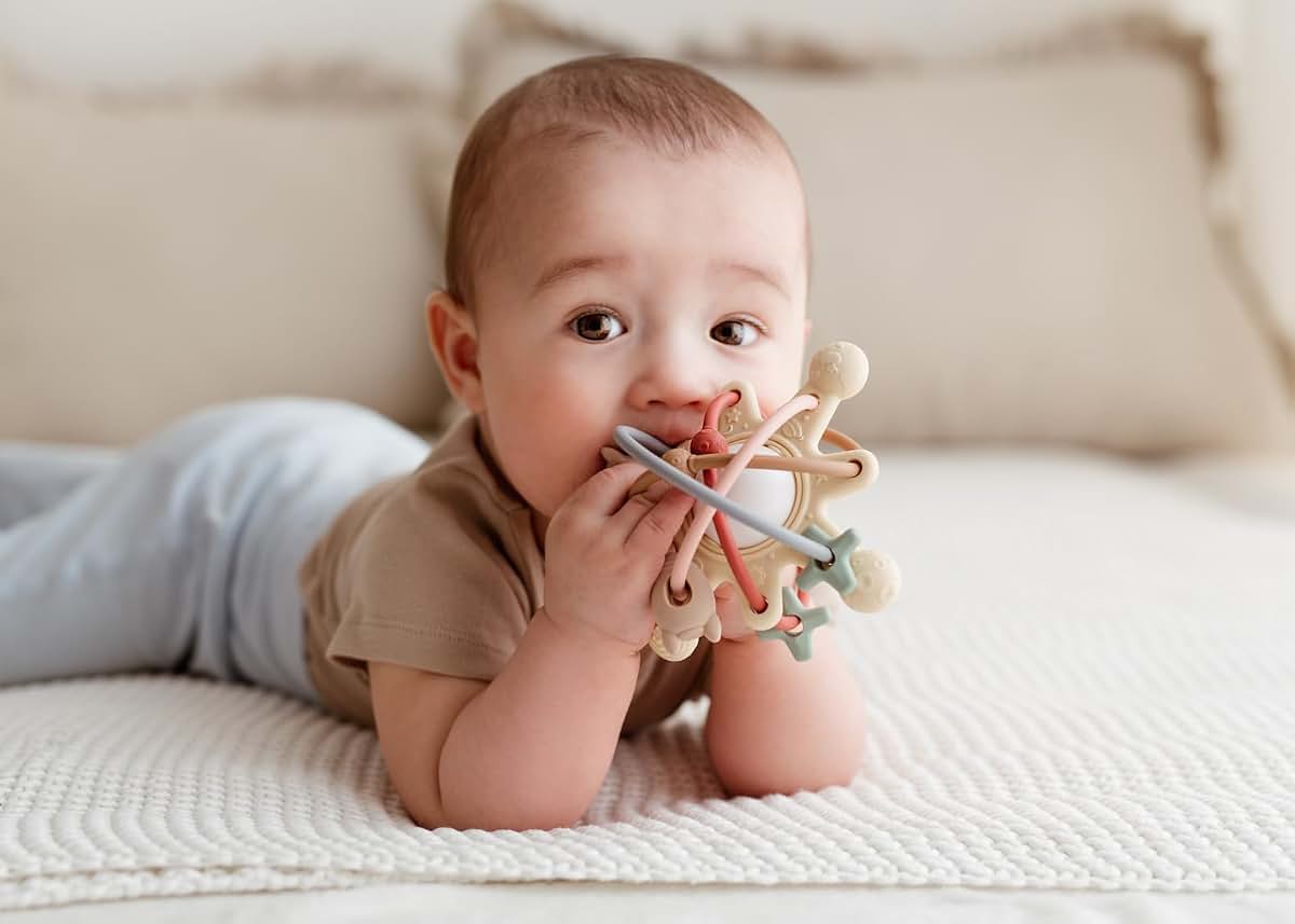 Giligums Cosmo Silicone Baby Rattle Teether - Multicolor (photo 2)
