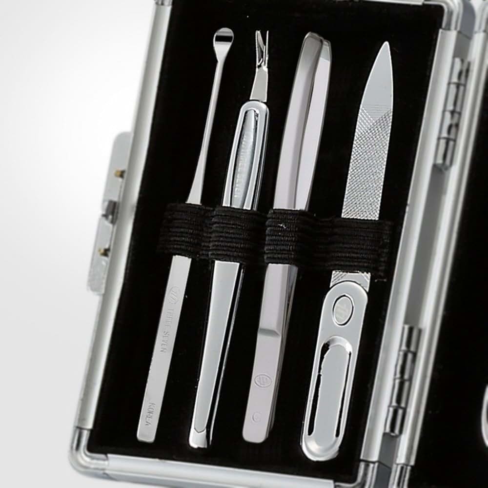 Three Seven (777) 7-Piece Manicure and Pedicure Grooming Kit in Silver (photo 3)