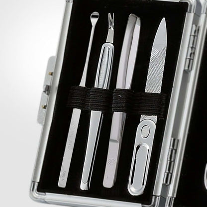 Three Seven (777) 7-Piece Manicure and Pedicure Grooming Kit in Silver (photo 3)