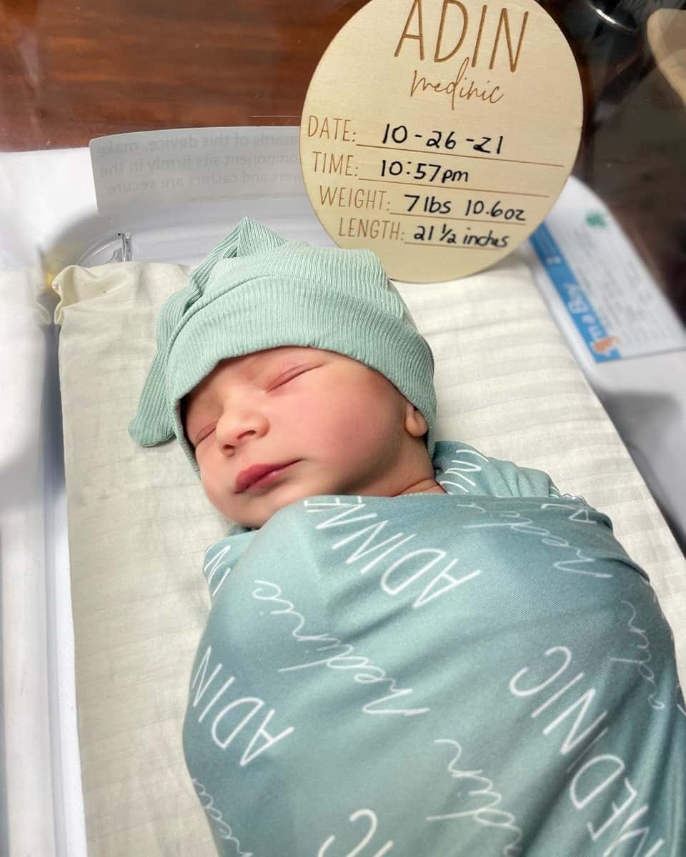 OMG SHIRTS Personalized Newborn Baby Swaddle Set, Customized Gift for Girls, Birthday, Kids and Adults - Custom Name