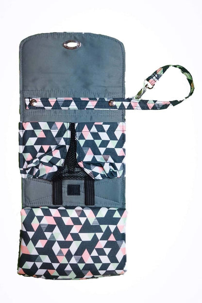 LillyBit Uptown Diaper Clutch (Triangles) (photo 3)