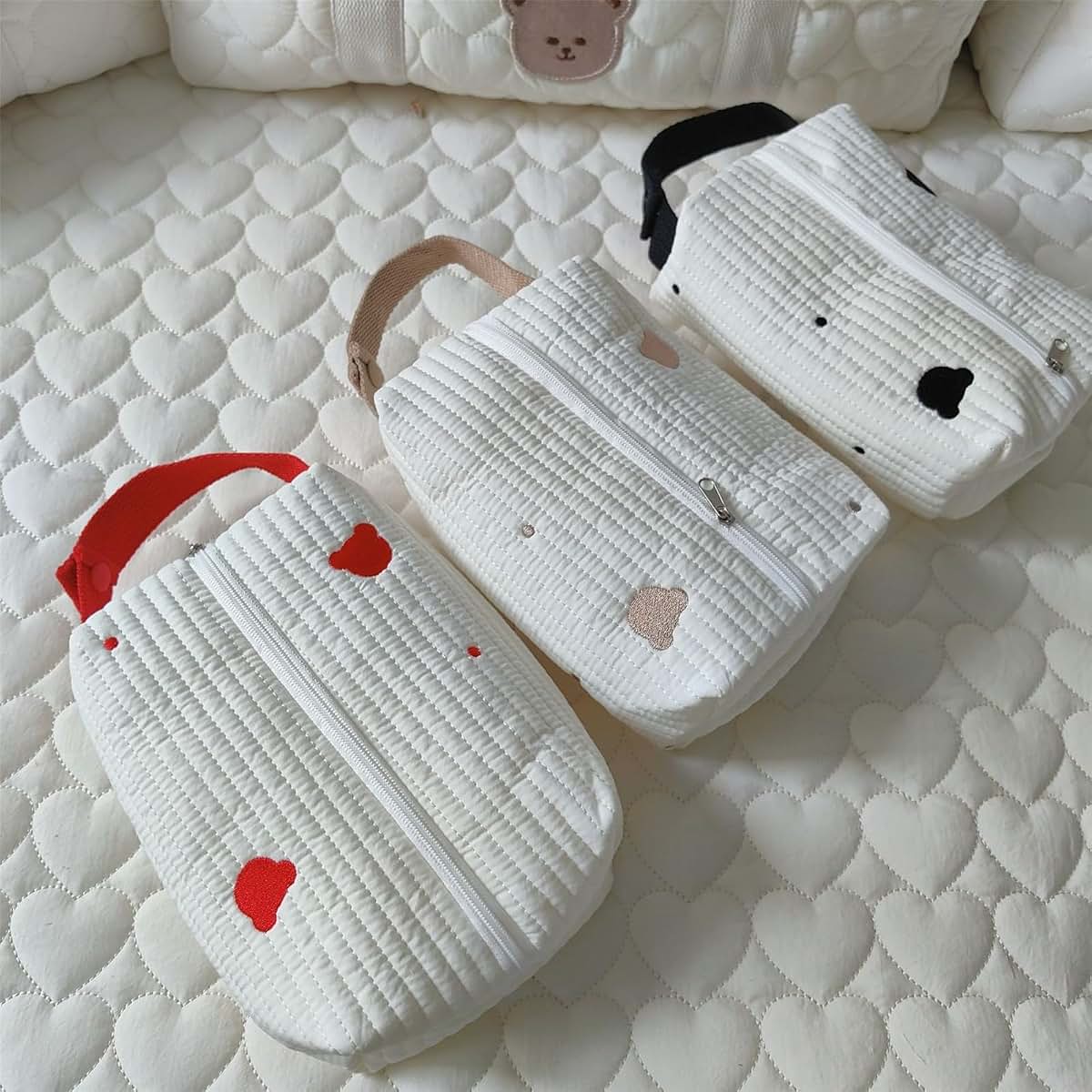 VTIDOBE Embroidered Bear Wet Wipe Carrying Bag with Clip (photo 4)