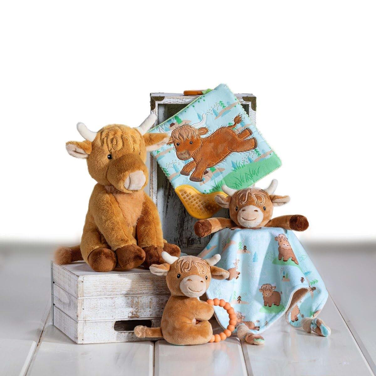 Mary Meyer Soft Baby Rattle with Teether Ring - Hetty Highland Cow