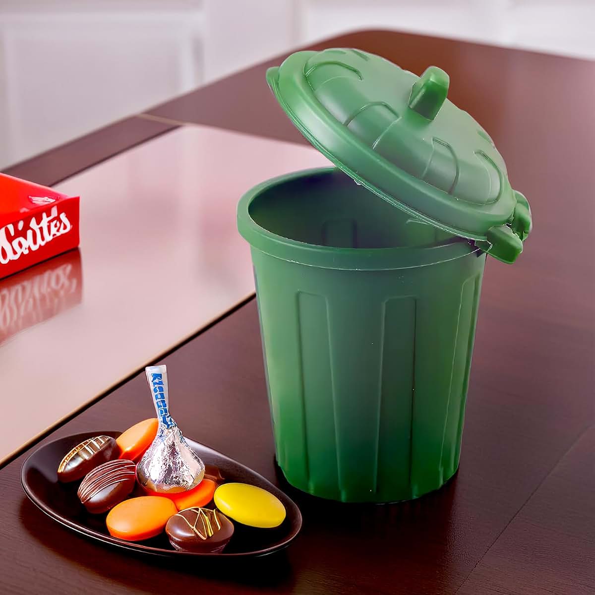 Fun Express 4" x 4 1/4" Green Garbage Can Reusable Plastic Containers- 12 Pc.