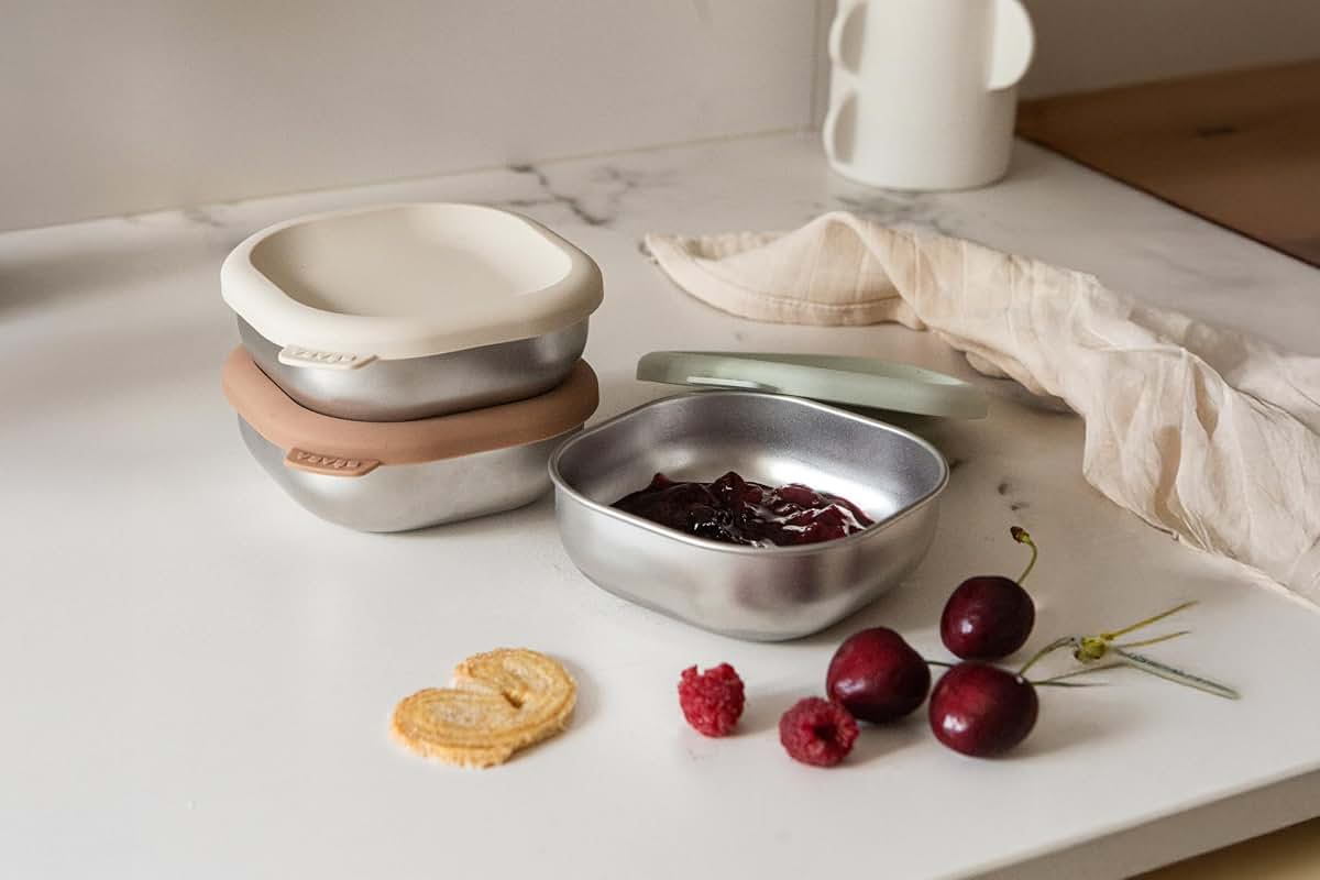 Béaba Microwave Safe Stainless Steel Baby Bowls with Lid, Set of 3 (photo 2)