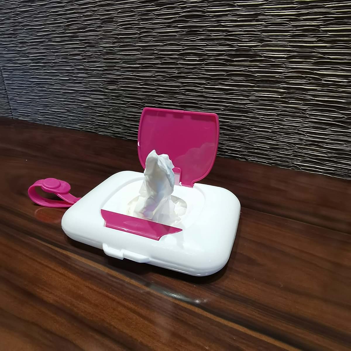 WBANGIAO Portable Refillable Baby Wipes Dispenser Holder - Red (photo 2)