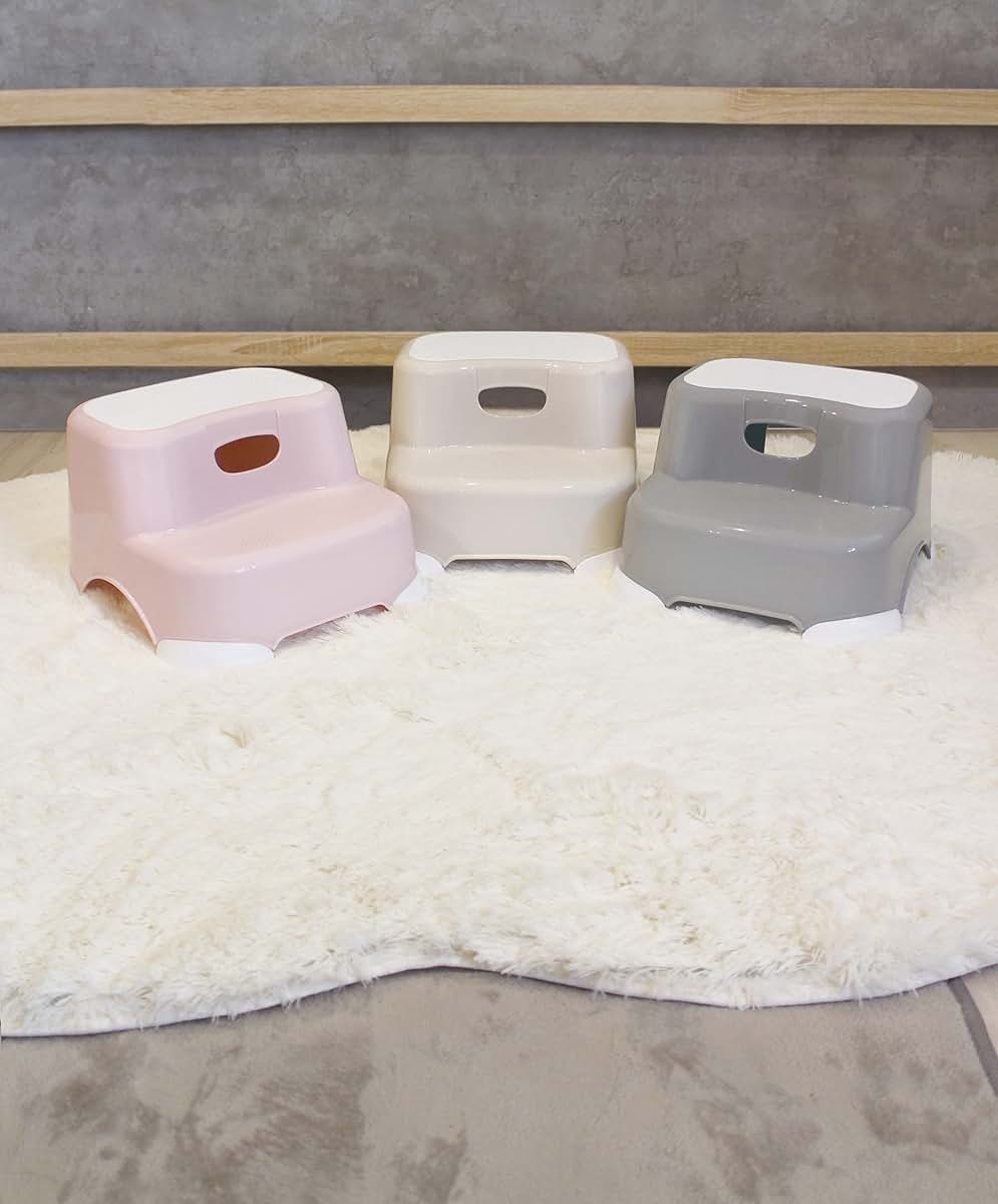 Nishiki Kasei Bean 2-Step Stool in Pink and Beige (photo 3)