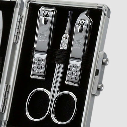 Three Seven (777) 7-Piece Manicure and Pedicure Grooming Kit in Silver (photo 4)