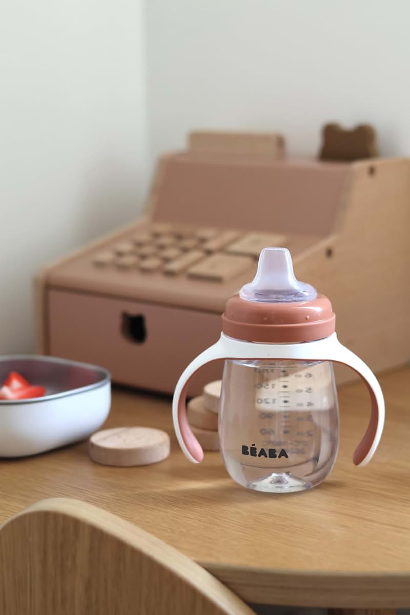 Béaba BEABA 2-in-1 Baby Bottle to Transition Sippy Cup, No Spill Sippy Cup, Includes Removable Handles, Silicone Baby (photo 3)
