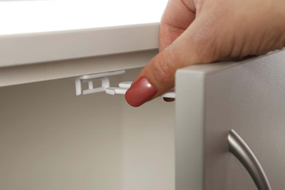 Dreambaby Twin Pin Latches White 2 Pack