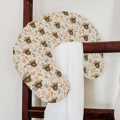Selgkds Highland Cow Boho Floral Nursing Pillow Cover (photo 4)