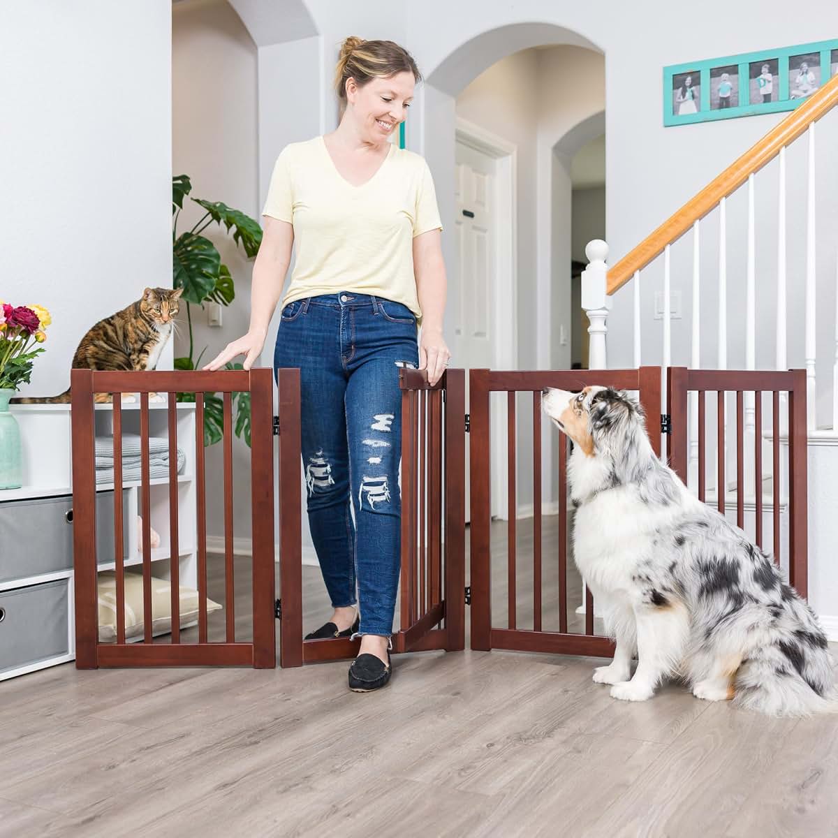 Primetime Petz 360 Configurable Dog Gate With Door Walnut (photo 3)
