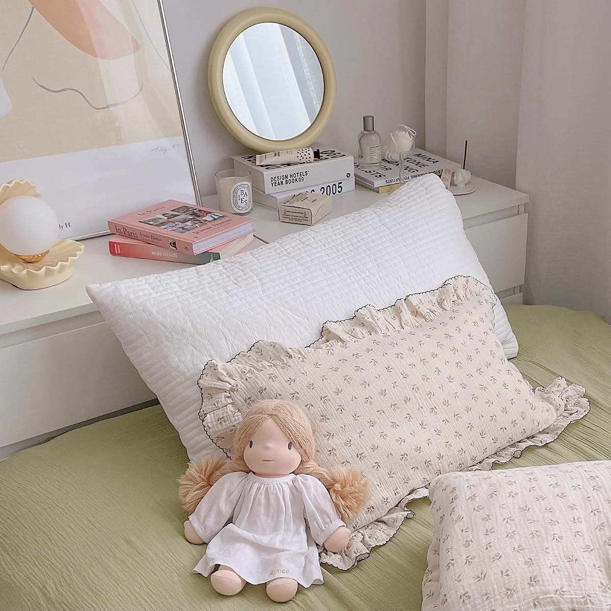 BuLuTu Floral Muslin Toddler Pillowcase with Ruffles, Sprout, 14"x20" (photo 3)