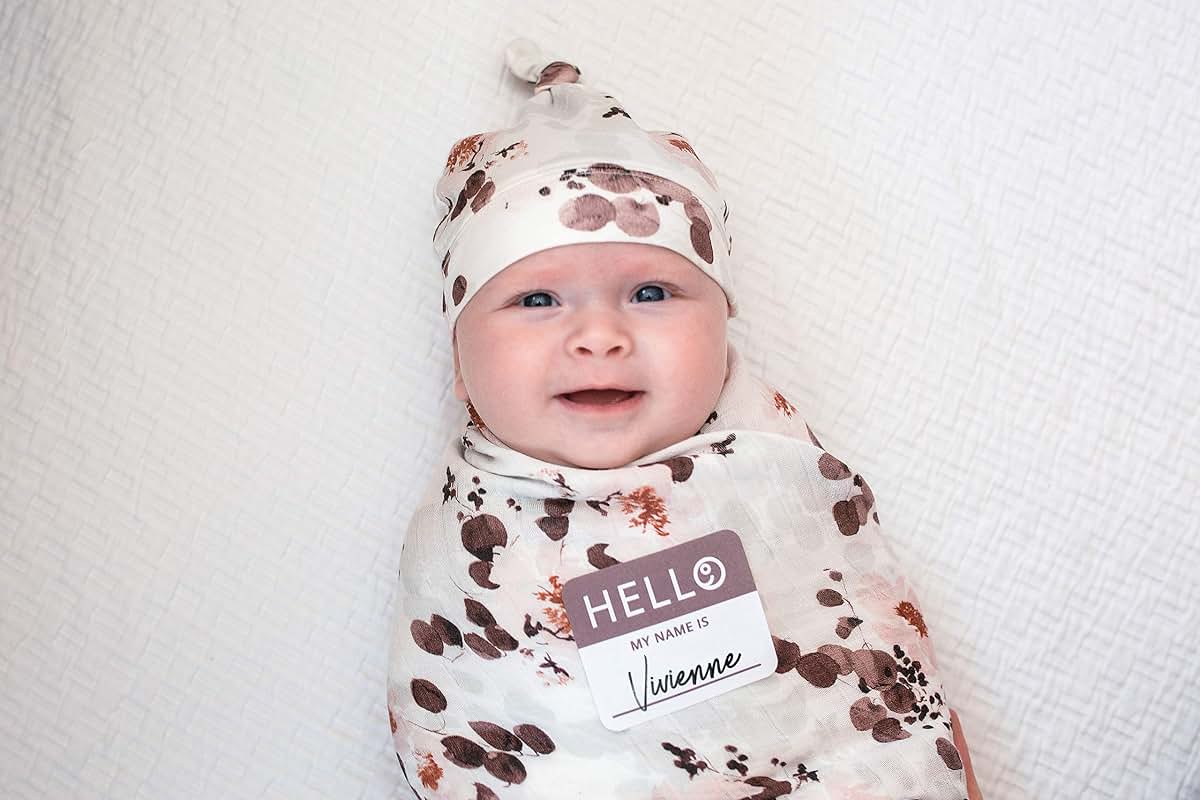 Lulujo Birth Announcement Hat And Swaddle Set
