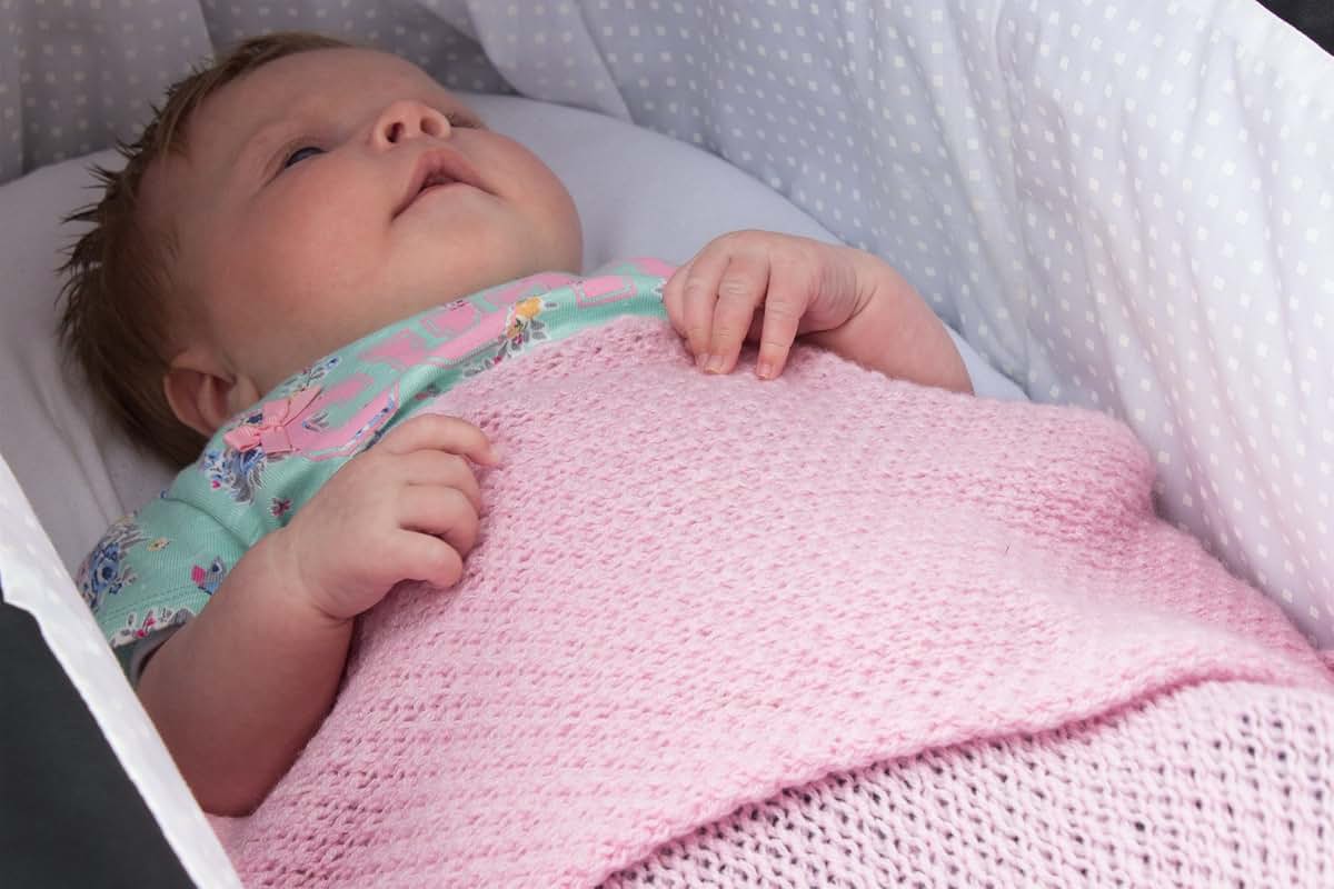 Love Cashmere 100% Cashmere Baby Blanket for Girls - Baby Pink (photo 3)