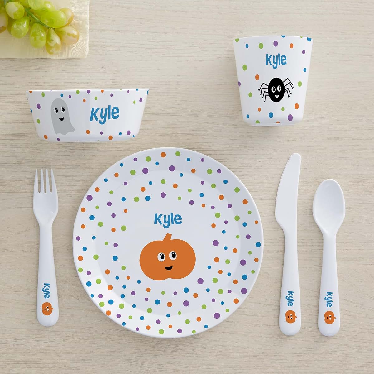 Personalization Universe Halloween Character Personalized Kids Plate (photo 4)
