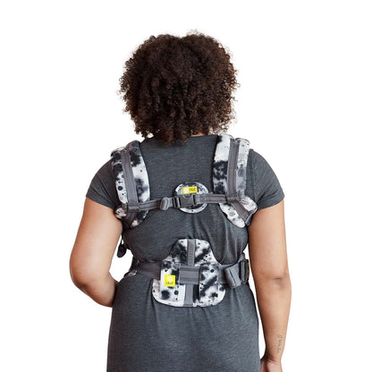 LÍLLÉbaby Complete Airflow Deluxe 6-in-1 Baby Carrier in Galaxy Space Dye (photo 4)