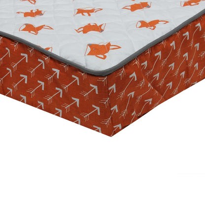 Bacati - Playful Foxes Orange Changing Pad Cover (Orange/Grey Fox with Orange Arrows in Gussett) (photo 2)