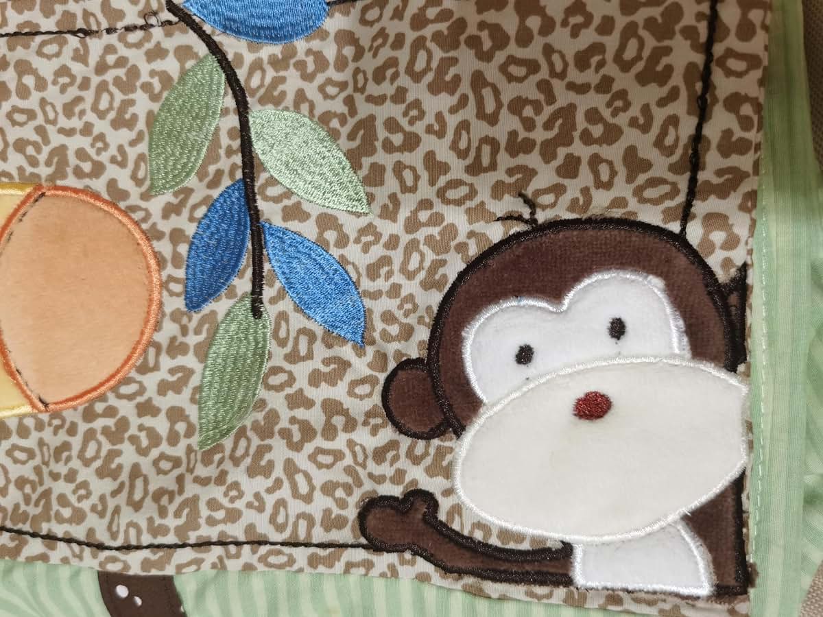 CribMATE Embroidery Giraffe Monkey Diaper Bag Hanging Crib Organizer (photo 4)
