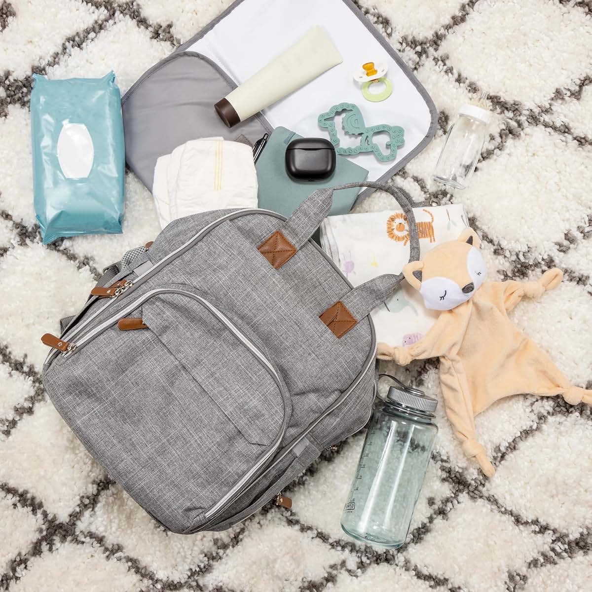 Trend Lab Diaper Bag Backpack Baby Bag Organizer with Removable Changing Station Pad, Includes Zipper Opening for Baby (photo 2)