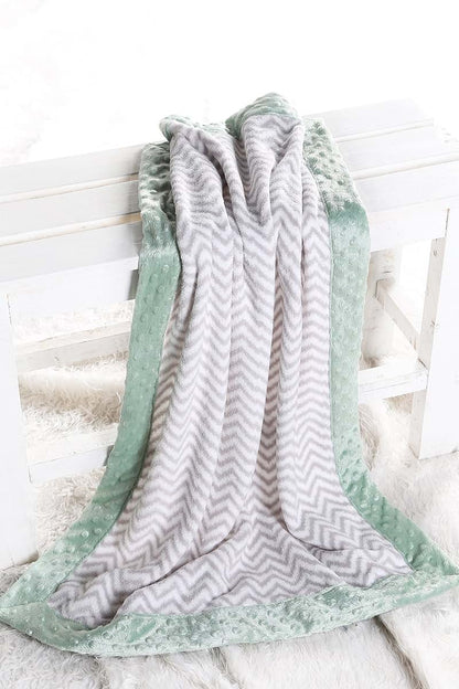 Bacati - Grey Ikat Chevron with Solid Border Plush Blanket (Grey Chevron/Mint Border)